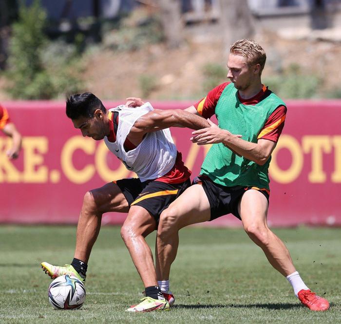 Galatasarayda son dakika Falcaonun gitme şartı belli oldu...