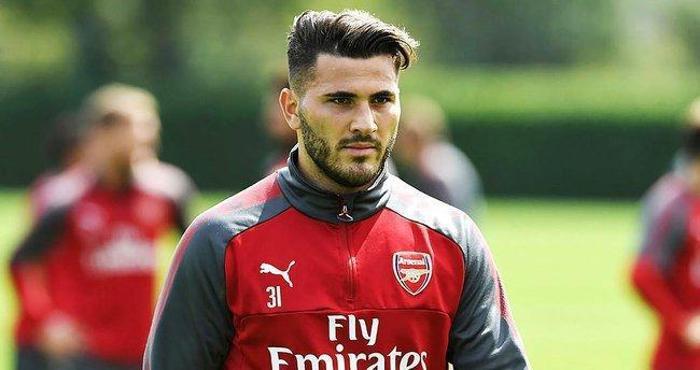 Son dakika | Kolasinac Fenerbahçe için imzaya geliyor