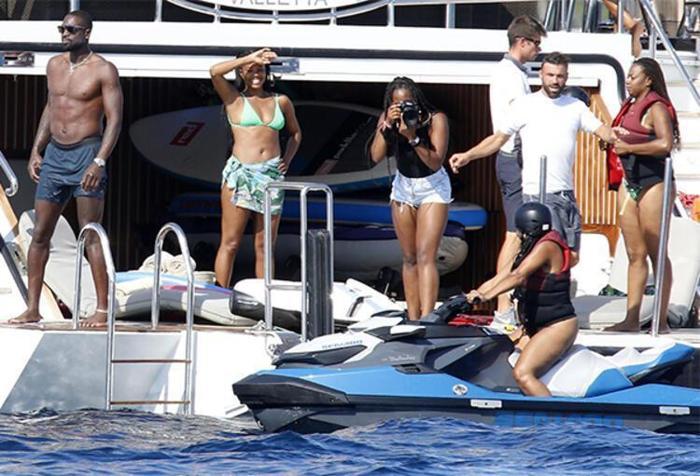 Dwayne Wade ve ailesi tatilde