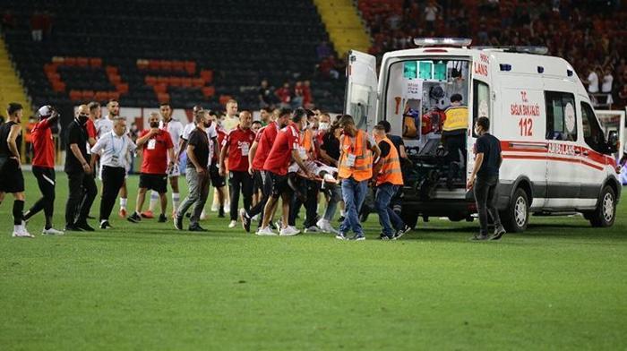 NSakala maçta fenalaştı hastaneye götürüldü