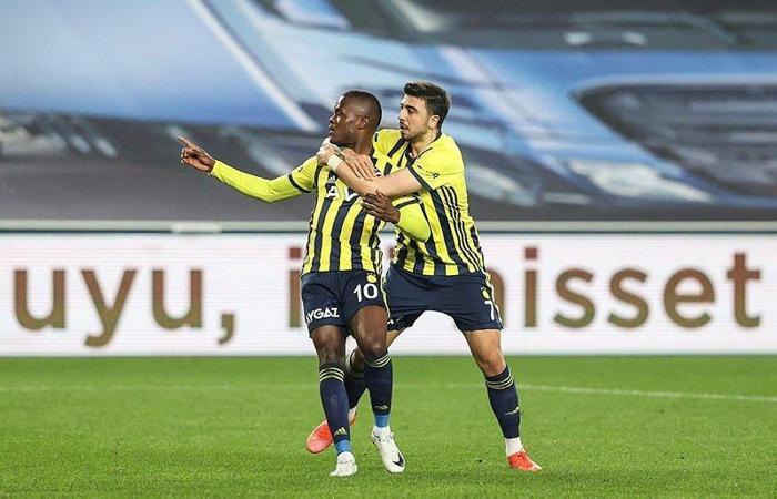 Son dakika: Fenerbahçeden Ozan Tufan ve Dimitris Pelkas kararı