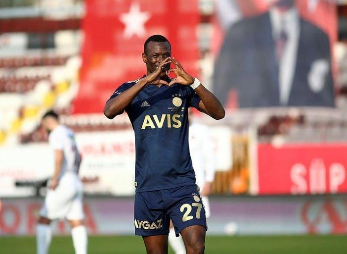 Son dakika: Fenerbahçeden Ozan Tufan ve Dimitris Pelkas kararı