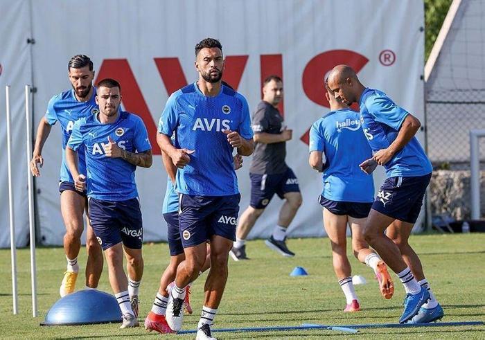 Son dakika: Fenerbahçeden Ozan Tufan ve Dimitris Pelkas kararı