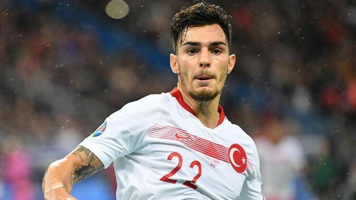 Son dakika: Galatasaray ve Fenerbahçe yine karşı karşıya Fatih Terimin eski öğrencisini istiyor