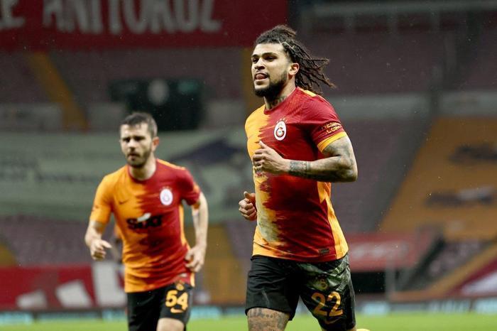 Son dakika Fenerbahçe ve Galatasaray arasında Aleix Vidal savaşı