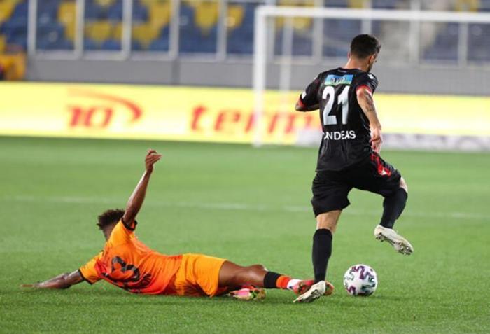 Son dakika GS transfer haberi Galatasaray 2 transferde mutlu sona ulaştı 3 yıllık imza