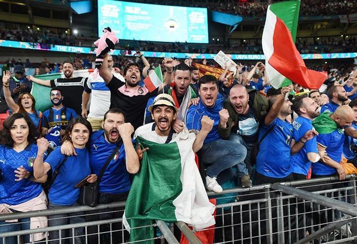 EURO 2020 nasıl geçti Rekorlar, hayal kırıklıkları...