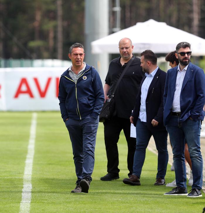 Ali Koç, Fenerbahçe Futbol Takımını ziyaret etti