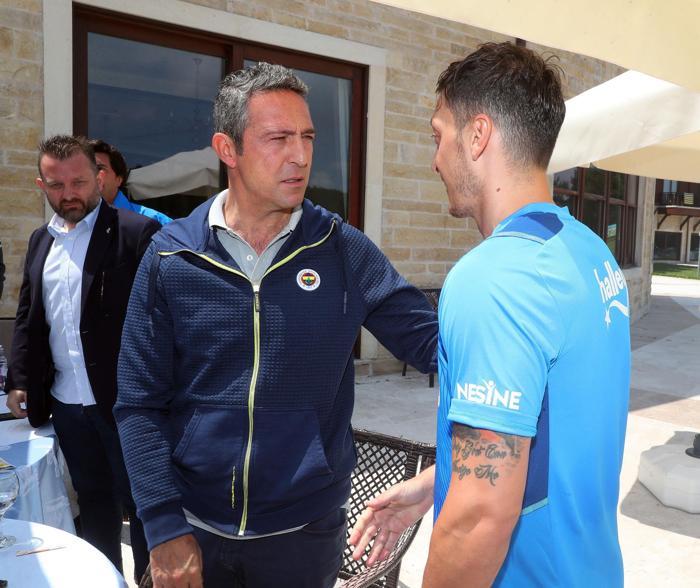 Ali Koç, Fenerbahçe Futbol Takımını ziyaret etti