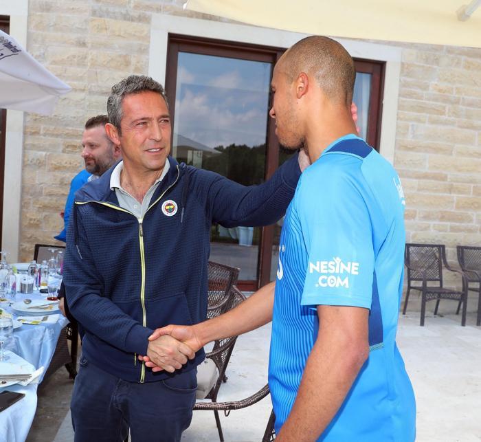 Ali Koç, Fenerbahçe Futbol Takımını ziyaret etti
