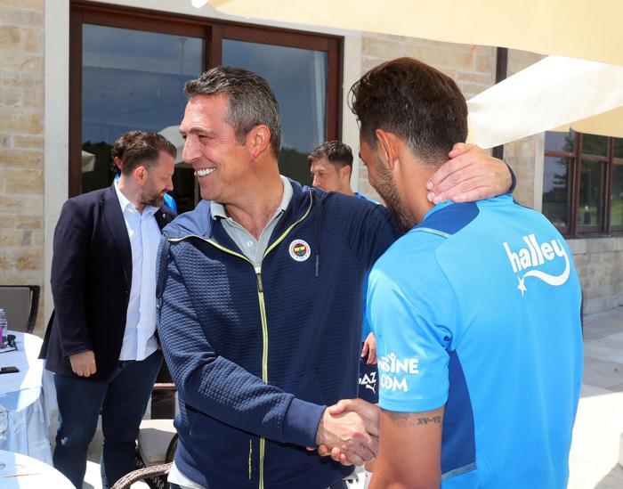 Ali Koç, Fenerbahçe Futbol Takımını ziyaret etti