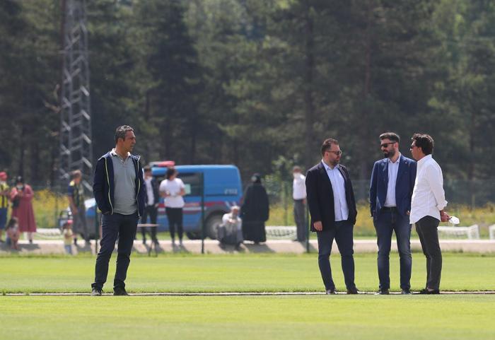 Ali Koç, Fenerbahçe Futbol Takımını ziyaret etti