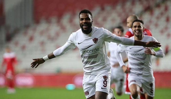 Son dakika Fenerbahçe transfer haberi Boupendza zirvesi gerçekleşti