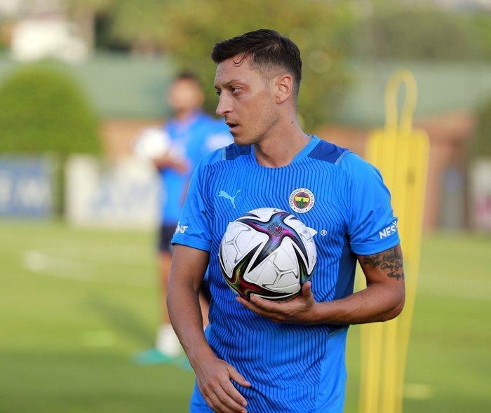 Son dakika Fenerbahçe transfer haberi Boupendza zirvesi gerçekleşti