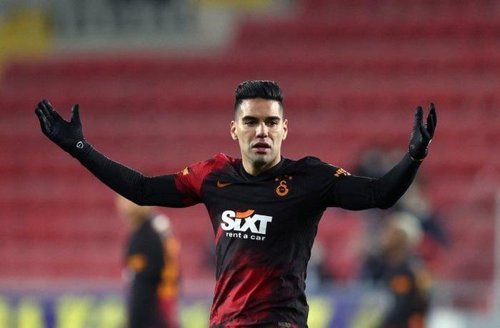 Son dakika transfer haberi | Falcaonun Galatasaraydan ayrılmak için tek şartı var