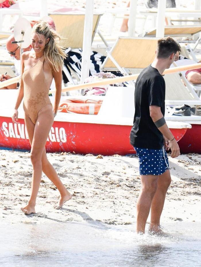 Ölüm tehditleri alan Alvaro Morata ve eşi tatilde