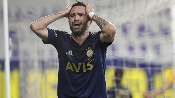Son dakika Fenerbahçede Gökhan Gönülün yerine sürpriz transfer