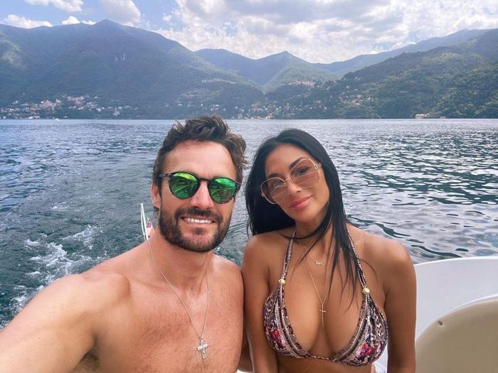 Thom Evans ve Nicole Scherzinger tatilde