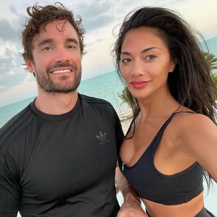 Thom Evans ve Nicole Scherzinger tatilde