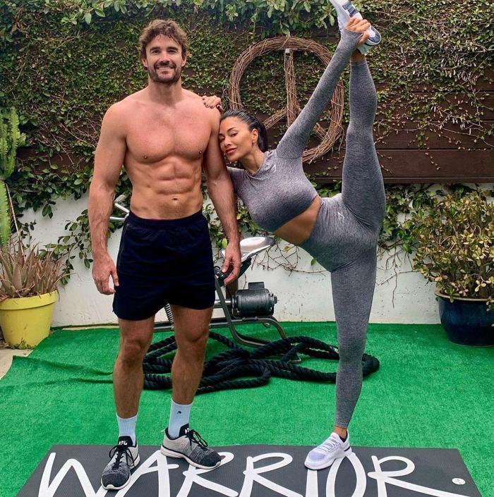 Thom Evans ve Nicole Scherzinger tatilde
