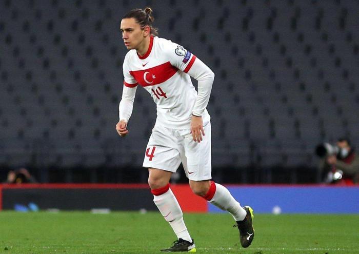 Son dakika: Galatasarayda Taylan Antalyalıya yeni sözleşme