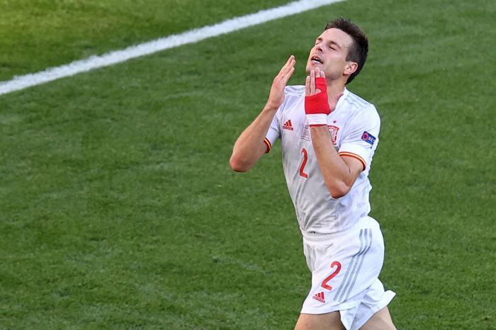 Cüneyt Çakır finale göz kırptı Hırvatistan-İspanya maçında kusursuz yönetim