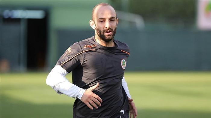 Trabzonsporda sağ kanada 2 aday: Efecan Karaca & Emrah Başsan