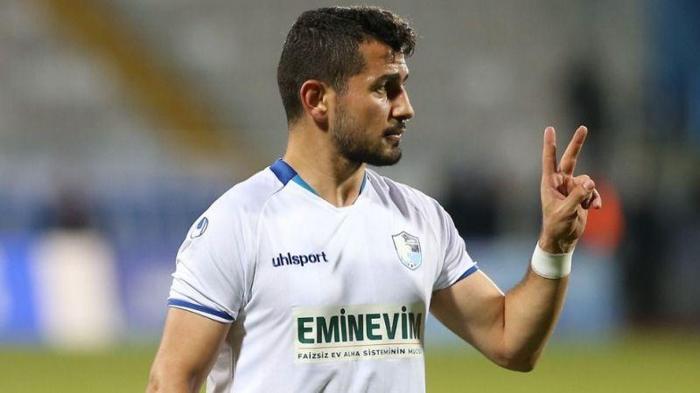 Trabzonsporda sağ kanada 2 aday: Efecan Karaca & Emrah Başsan