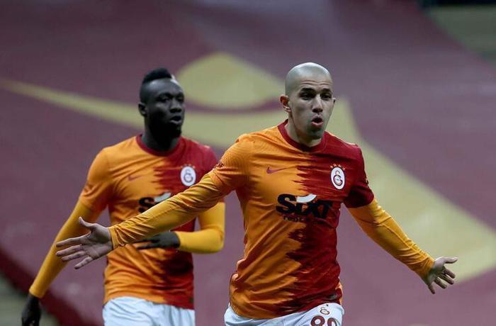 AYRILIĞA SICAK BAKIYOR AMA...