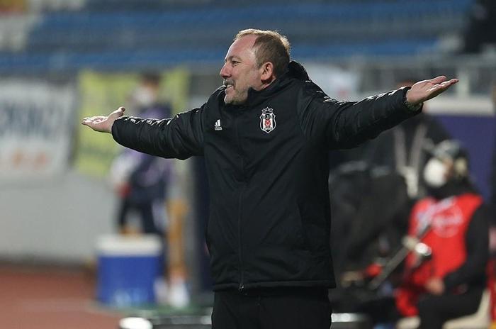 Beşiktaşta yoğun trafik Sergen Yalçın sonrası transfer...