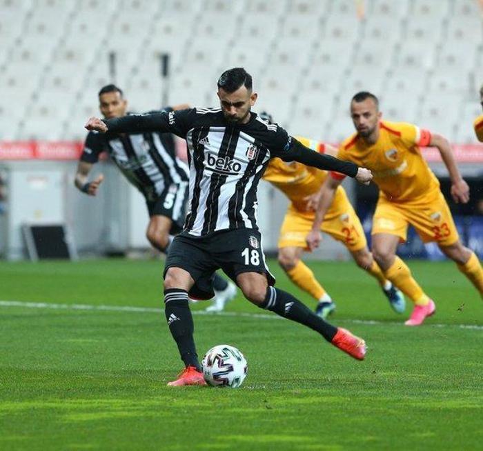 Son dakika: Sergen Yalçın, Beşiktaş yönetiminden ilk 11e 7 transfer istiyor