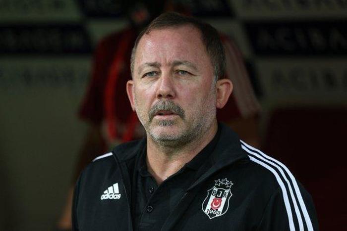 Son dakika: Sergen Yalçın, Beşiktaş yönetiminden ilk 11e 7 transfer istiyor