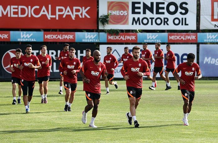 Galatasaray yeni transferleriyle sezonu açtı Fatih Terim yok, Selçuk İnan var...
