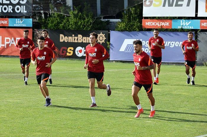 Galatasaray yeni transferleriyle sezonu açtı Fatih Terim yok, Selçuk İnan var...