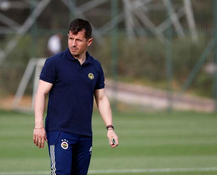 FENERBAHÇEDE AYRILIK RÜZGARI