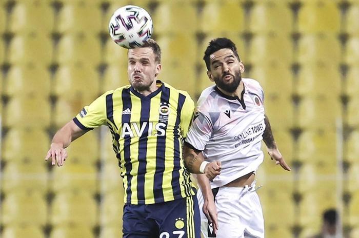 Son dakika | Fenerbahçede 9 isimle yollar ayrılıyor