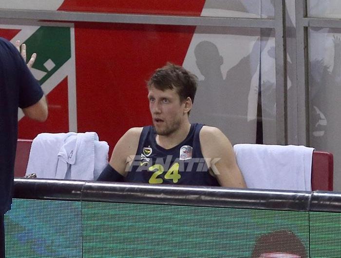 Pınar Karşıyaka - Fenerbahçe Beko maçında gergin anlar