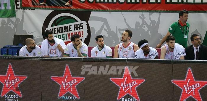 Pınar Karşıyaka - Fenerbahçe Beko maçında gergin anlar