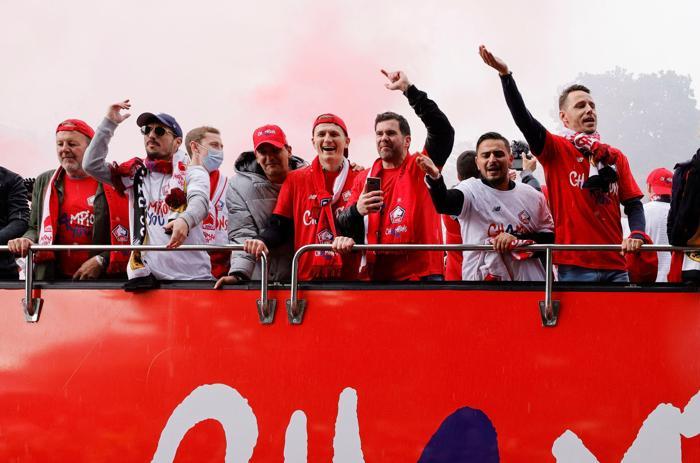 Lille şampiyonluk kupasına kavuştu Burak Yılmaz detayı