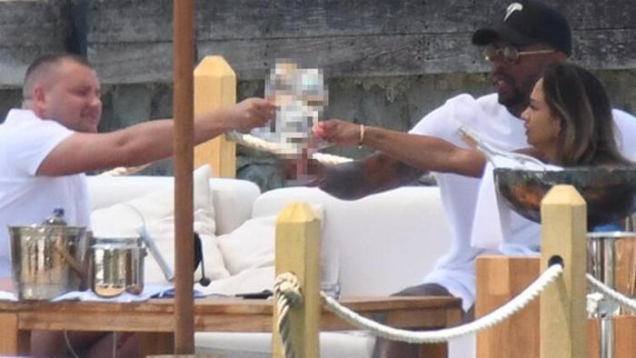 Jose Sosa ve Ryan Donkun Bodrum keyfi