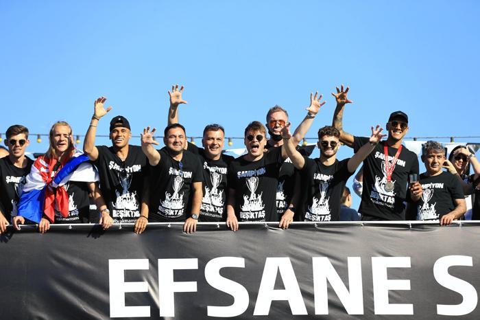 Beşiktaş, şampiyonluk kutlamalarına başladı