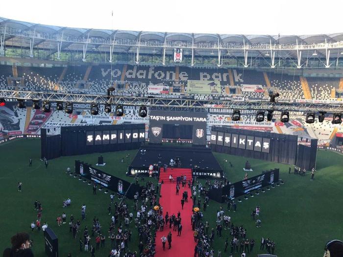 Beşiktaş, şampiyonluk kutlamalarına başladı
