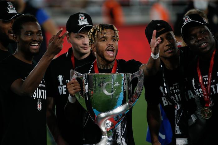 İşte Beşiktaşlı futbolcular ve teknik heyetin büyük coşku yaşadığı o anlar...