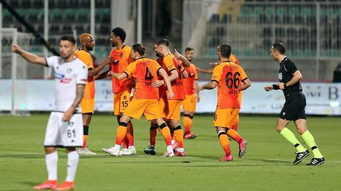 Galatasarayda Fatih Terimin yeni uğuru: Su kovası...