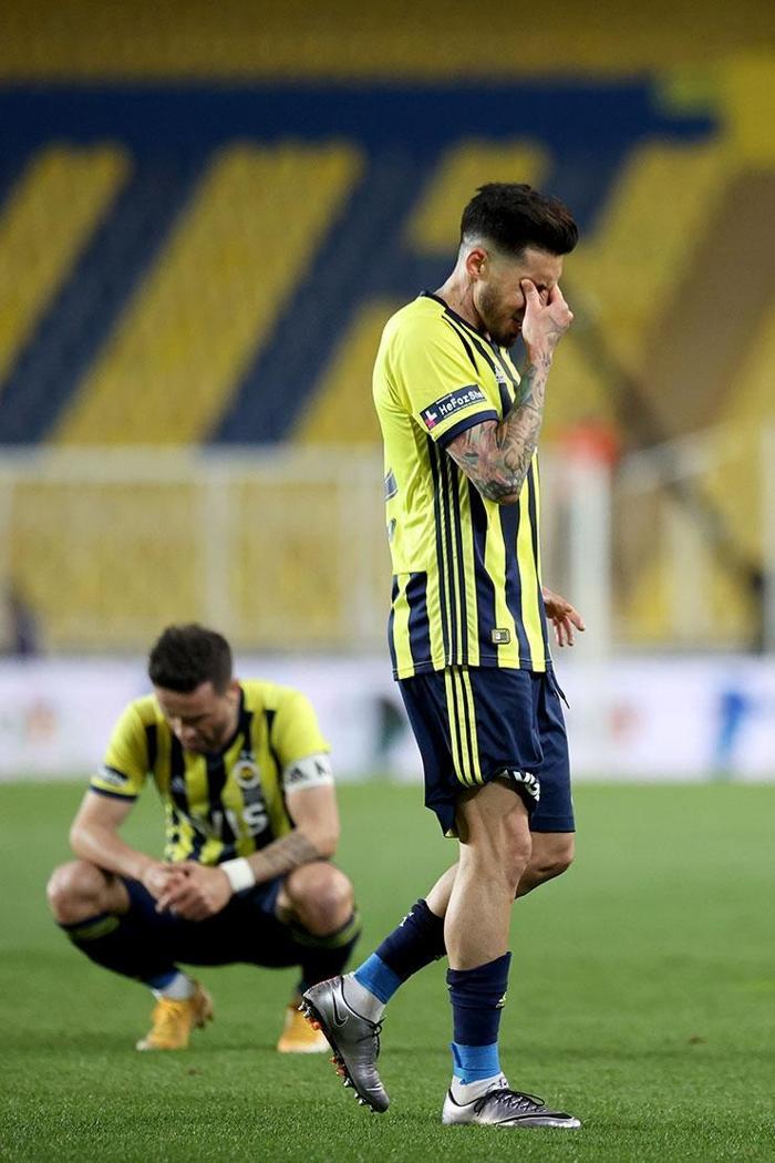 Sivasspor maçının ardından Fenerbahçeli futbolcular yıkıldı
