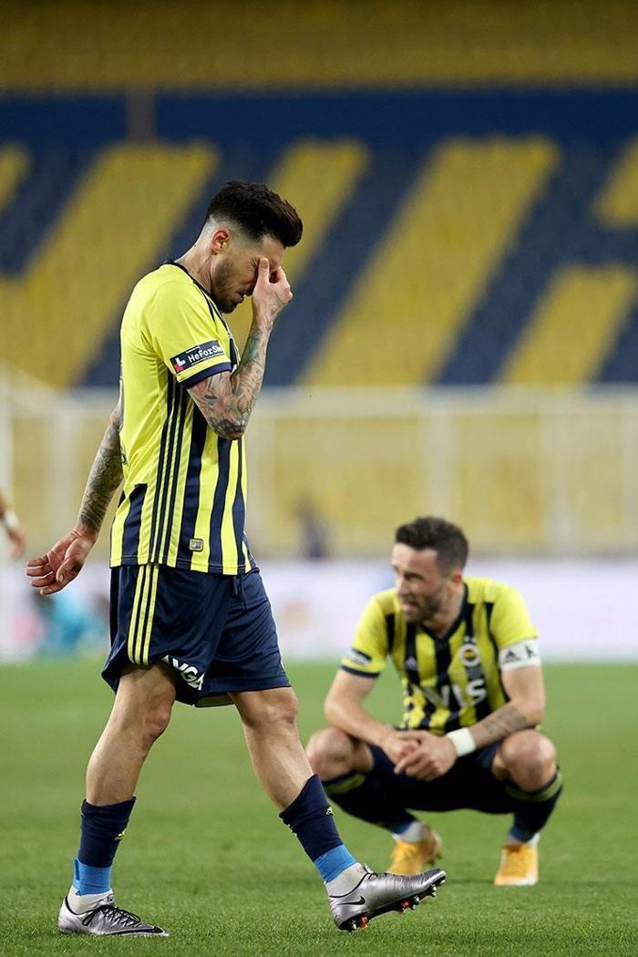 Sivasspor maçının ardından Fenerbahçeli futbolcular yıkıldı