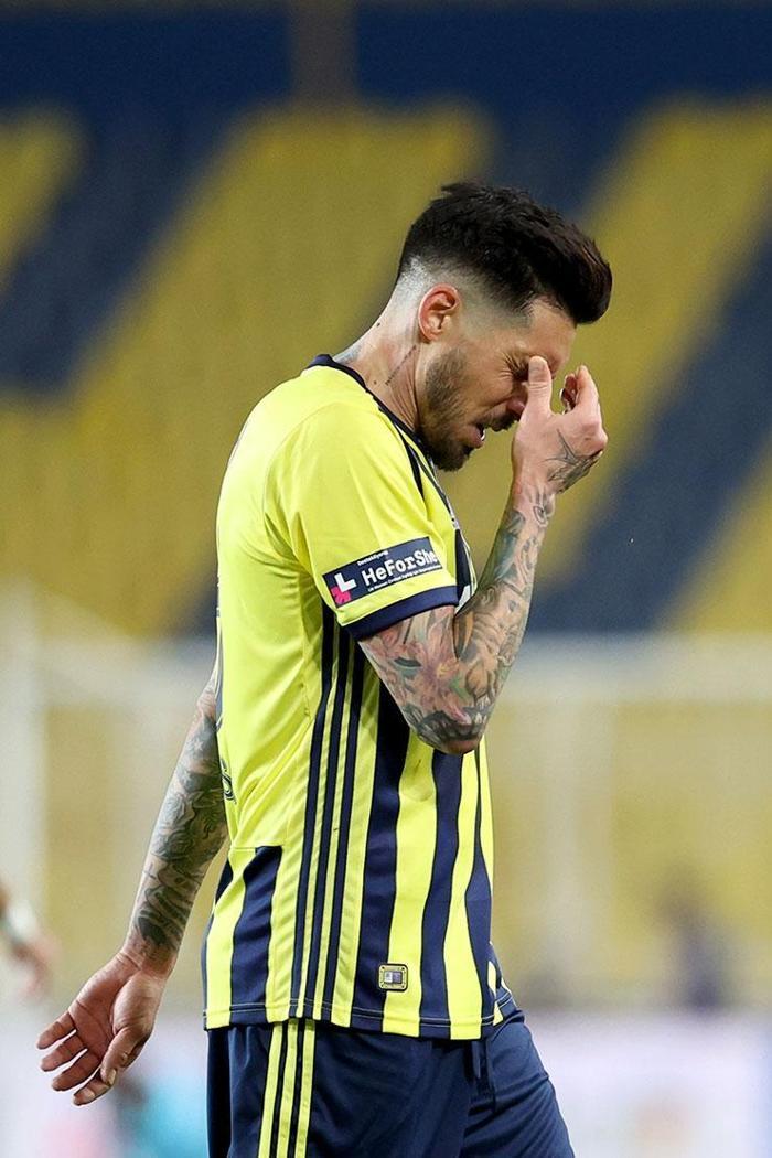 Sivasspor maçının ardından Fenerbahçeli futbolcular yıkıldı