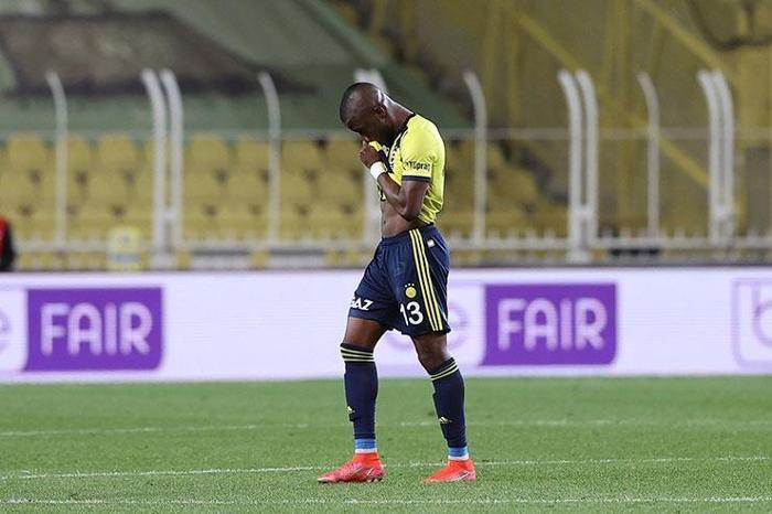 Sivasspor maçının ardından Fenerbahçeli futbolcular yıkıldı