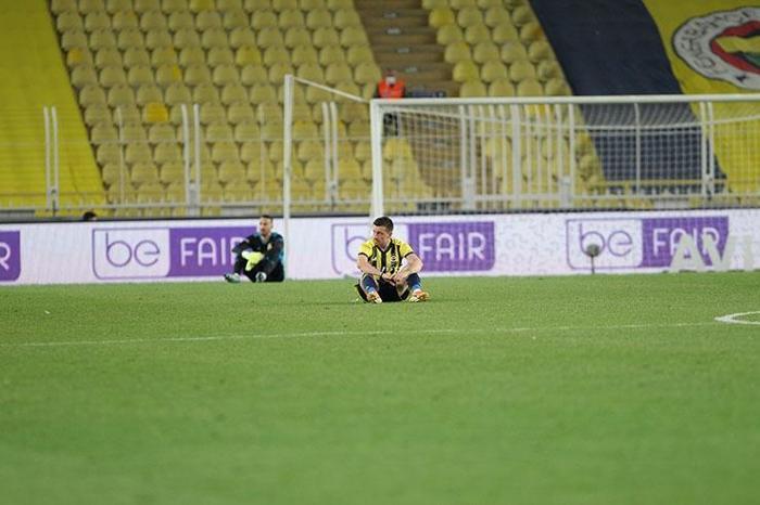 Sivasspor maçının ardından Fenerbahçeli futbolcular yıkıldı
