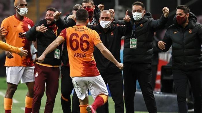 Galatasaraydan Beşiktaş derbisi sonrası ilk imza 2 yıllık anlaşma sağlandı